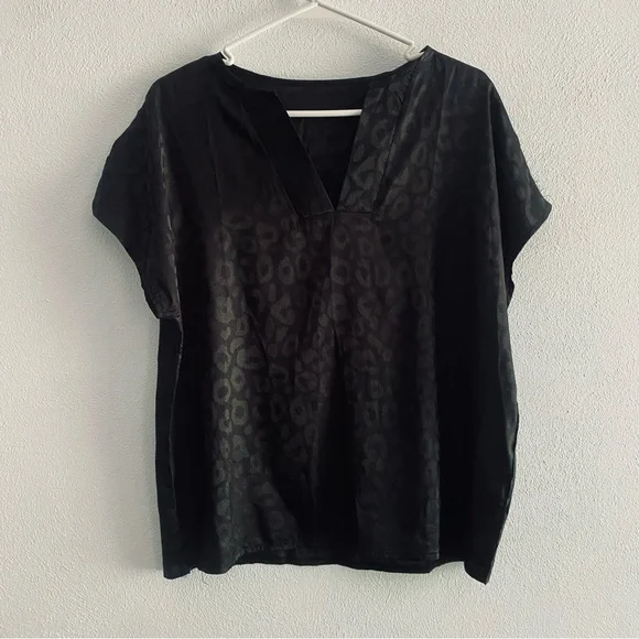 SHEIN black cheetah print blouse - Picture 2 of 7